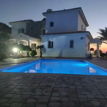 Kingshill Villa *